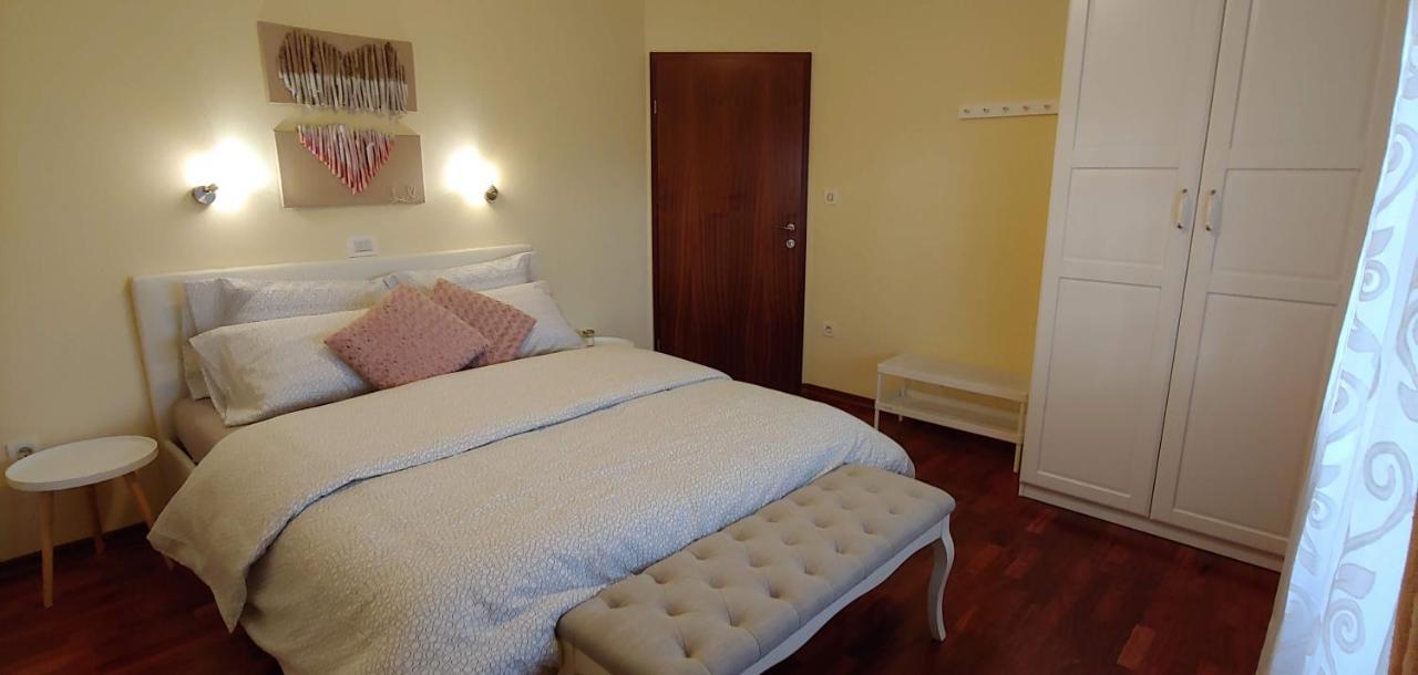 Apart-Villa Roma Nova Gorica Bagian luar foto